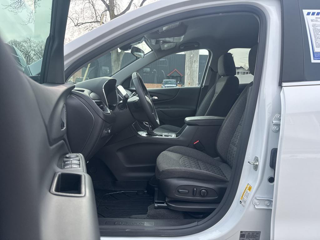 used 2024 Chevrolet Equinox car, priced at $25,387