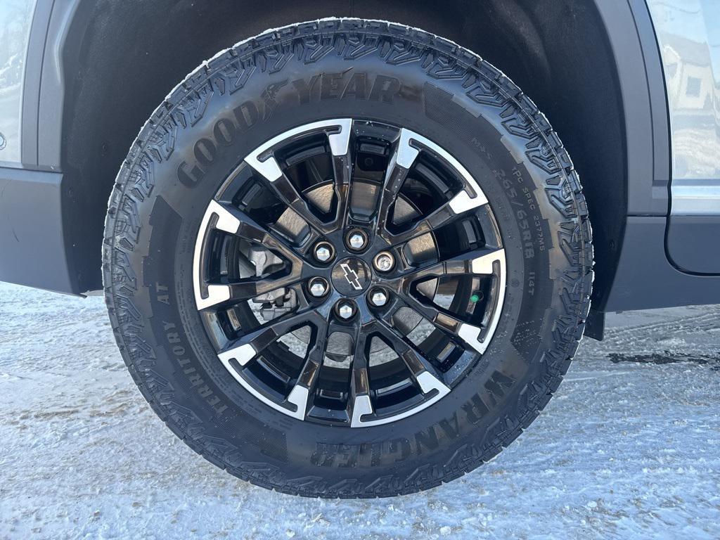 used 2024 Chevrolet Traverse car, priced at $47,163