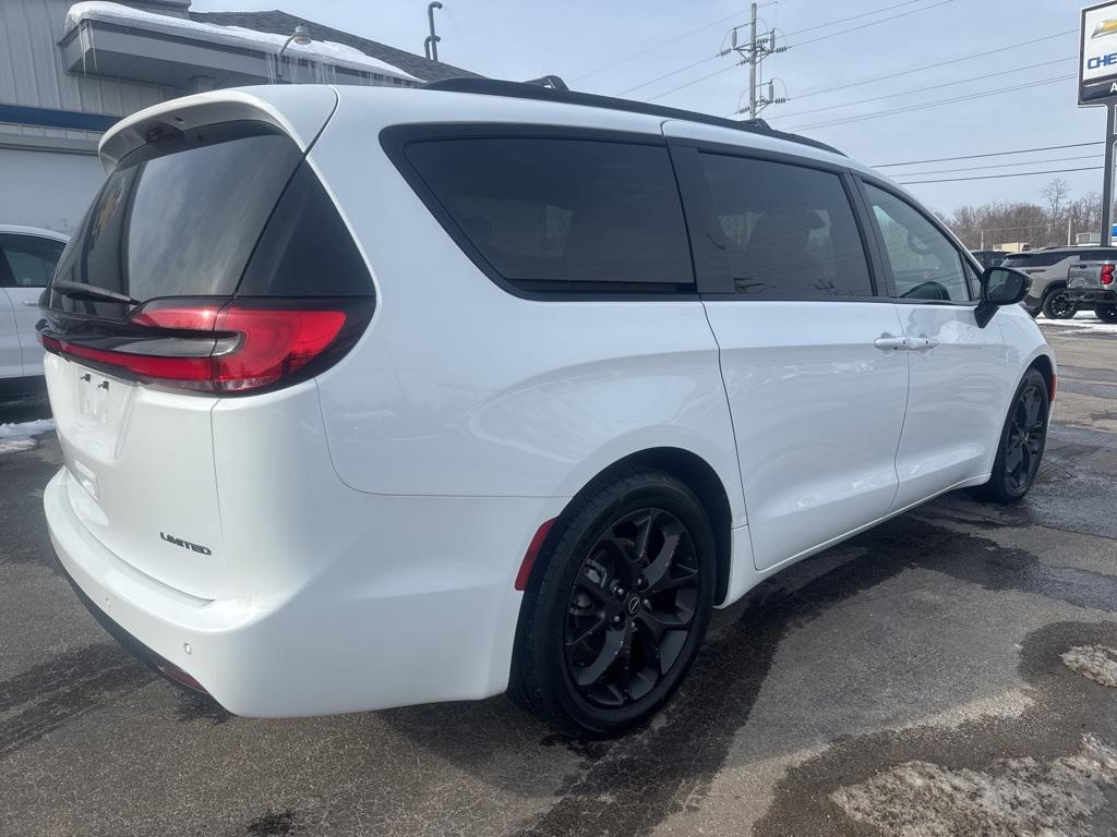 used 2025 Chrysler Pacifica car, priced at $34,500