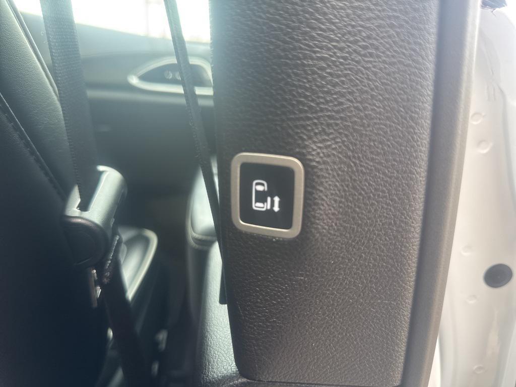 used 2025 Chrysler Pacifica car, priced at $34,500