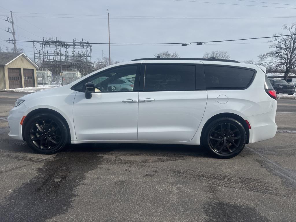 used 2025 Chrysler Pacifica car, priced at $34,500