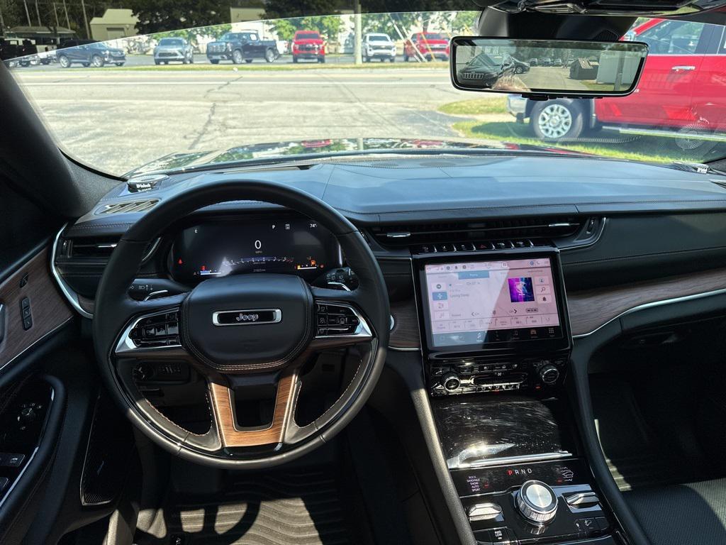 used 2023 Jeep Grand Cherokee car, priced at $40,999