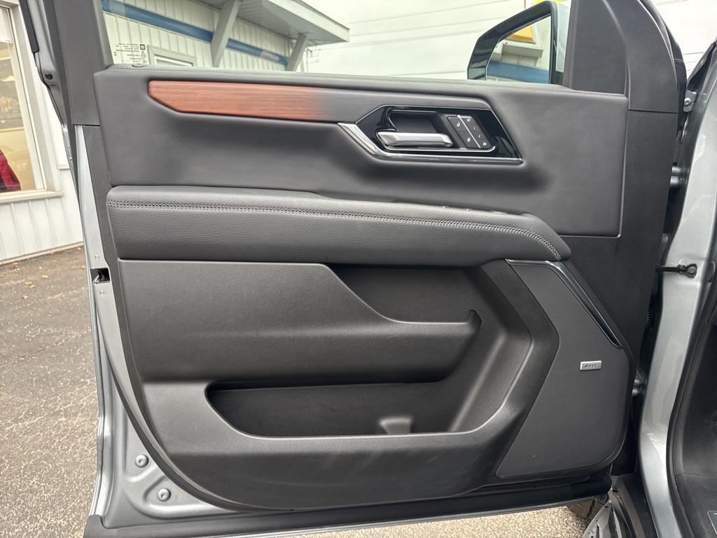 used 2025 GMC Yukon XL car, priced at $72,809