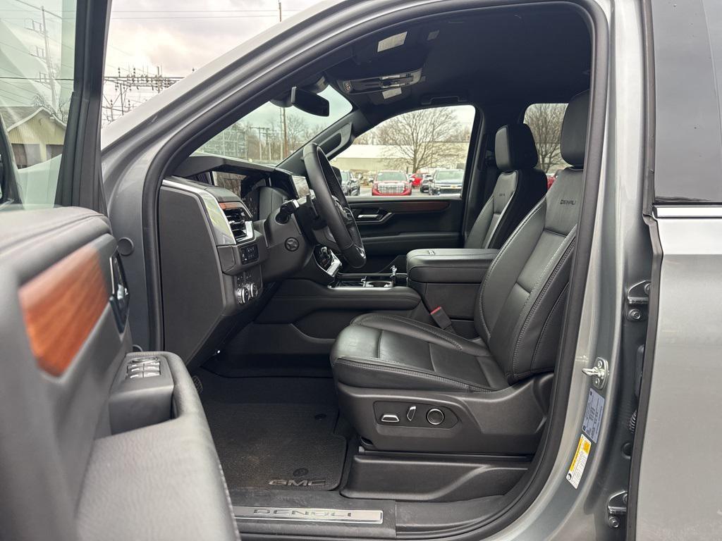 used 2025 GMC Yukon XL car, priced at $72,809