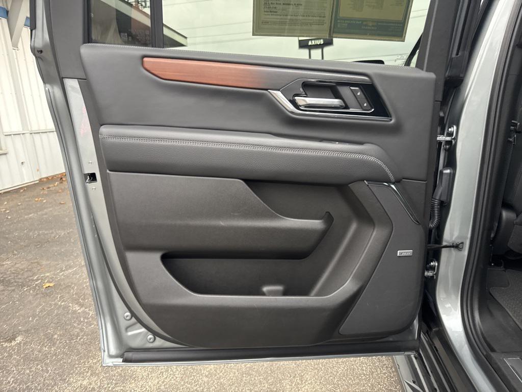 used 2025 GMC Yukon XL car, priced at $72,809