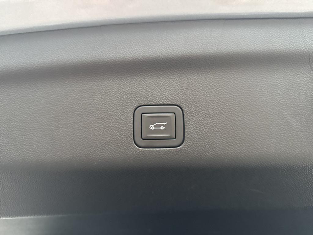 used 2025 GMC Yukon XL car, priced at $72,809