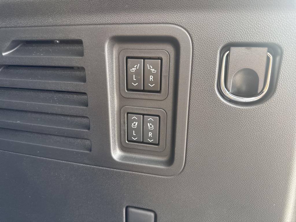 new 2026 Chevrolet Traverse car, priced at $58,676