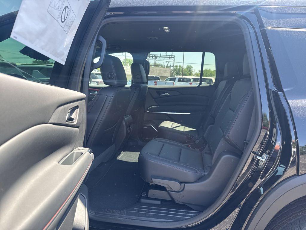 new 2026 Chevrolet Traverse car, priced at $56,054