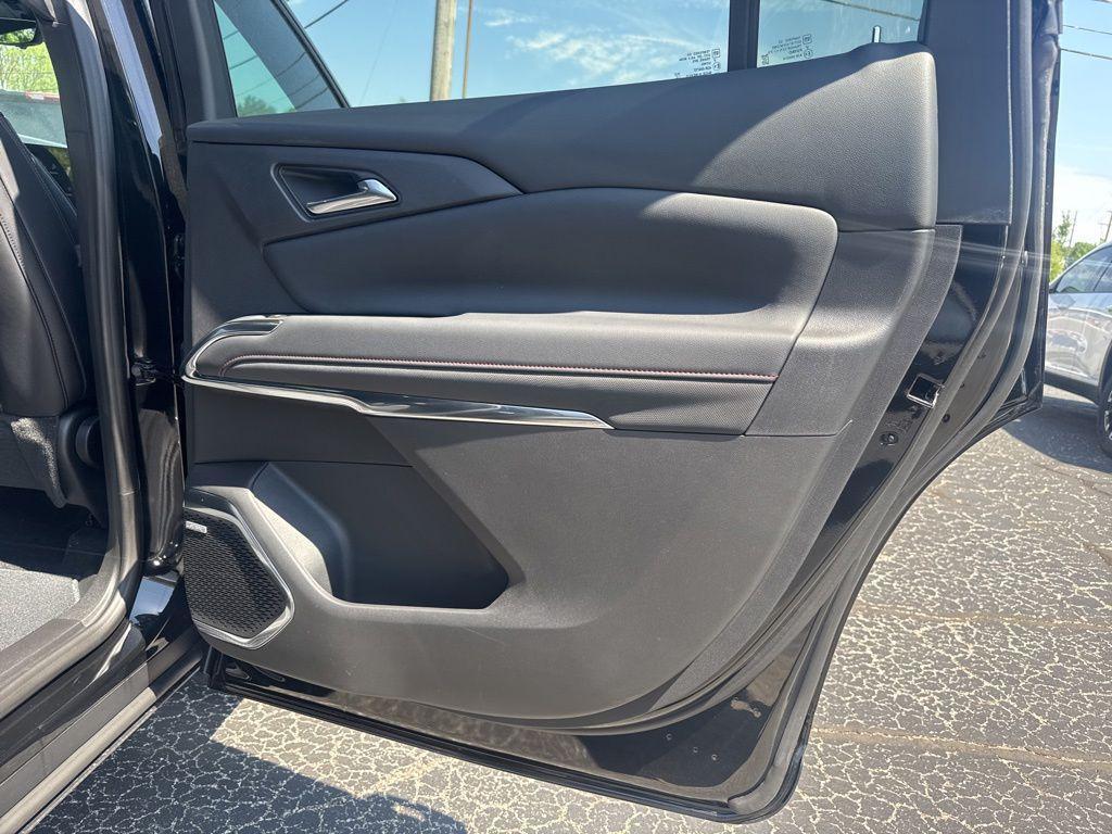 new 2026 Chevrolet Traverse car, priced at $56,054