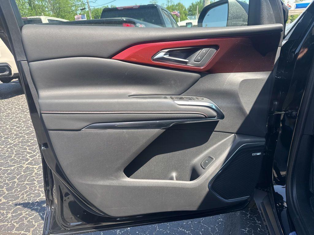 new 2026 Chevrolet Traverse car, priced at $56,054