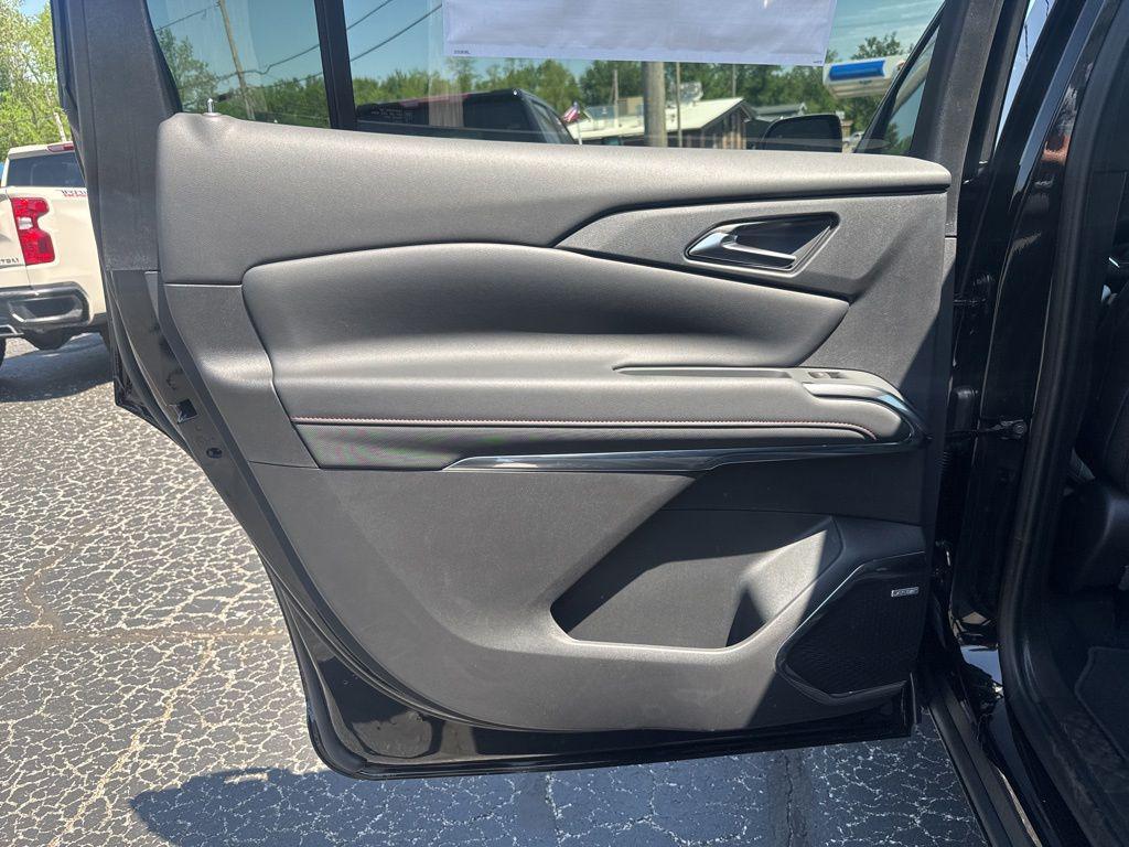 new 2026 Chevrolet Traverse car, priced at $56,054