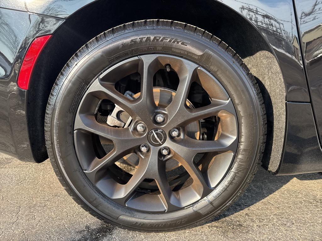 used 2025 Chrysler Pacifica car, priced at $36,499