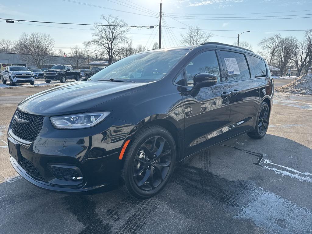 used 2025 Chrysler Pacifica car, priced at $36,499