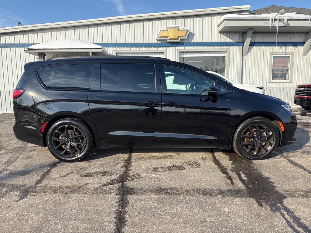 used 2025 Chrysler Pacifica car, priced at $36,499