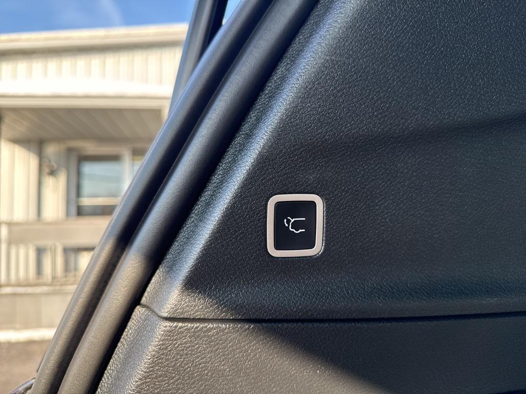 used 2025 Chrysler Pacifica car, priced at $36,499