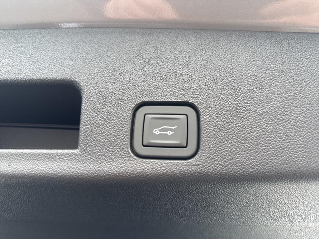 new 2026 Chevrolet Traverse car, priced at $54,995