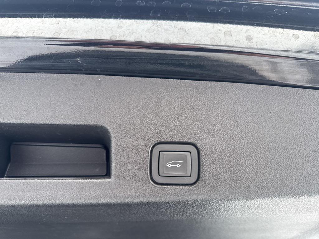 used 2024 Chevrolet Traverse car, priced at $47,349