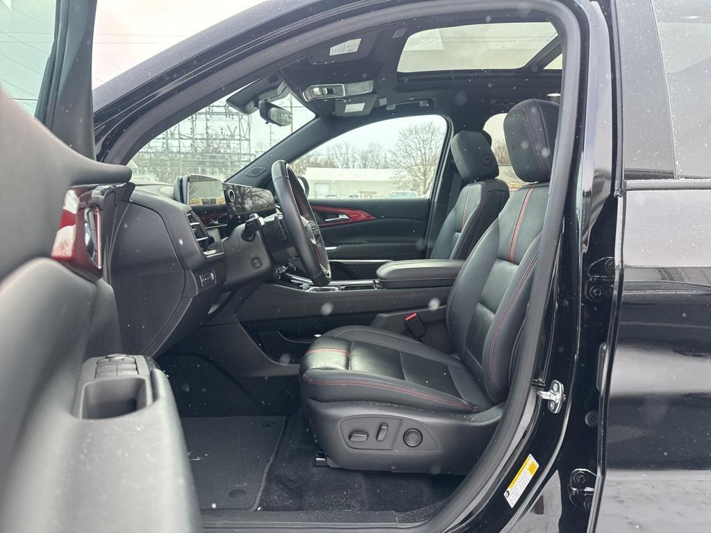 used 2024 Chevrolet Traverse car, priced at $47,349