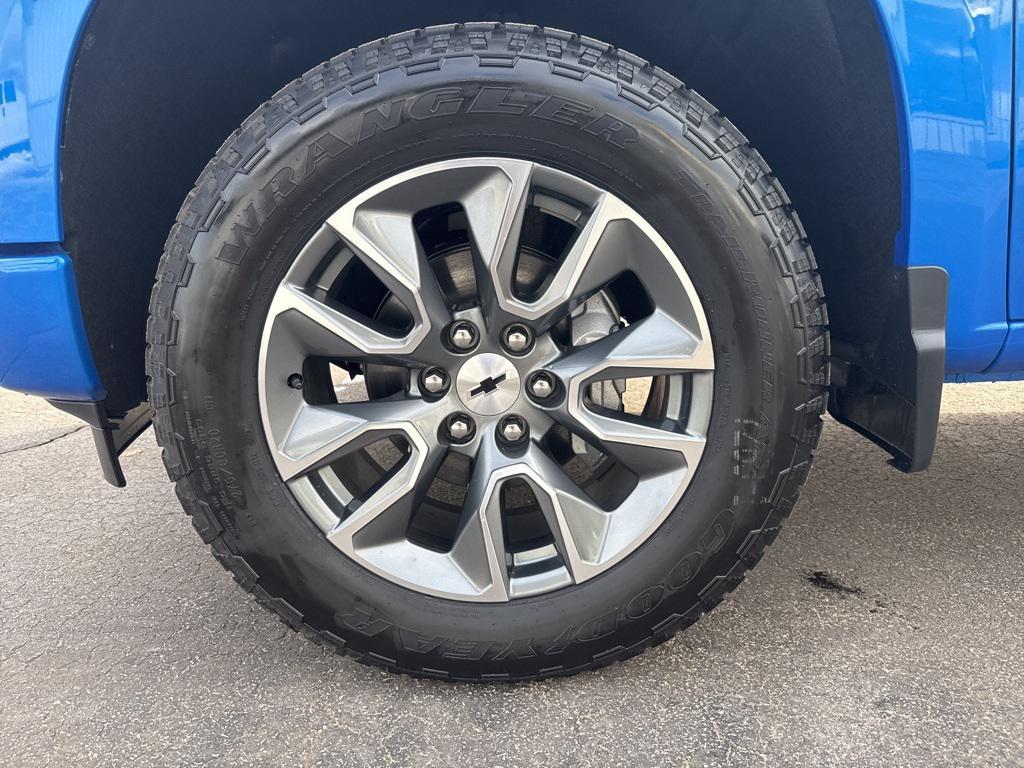 used 2025 Chevrolet Silverado 1500 car, priced at $59,327