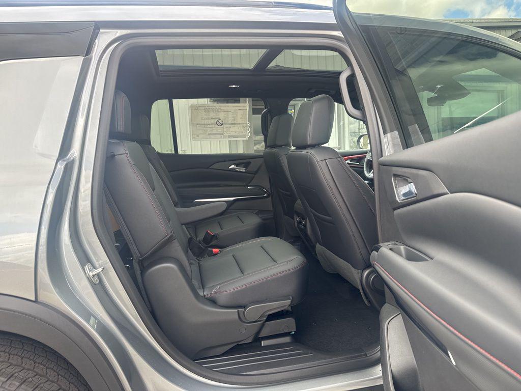 new 2026 Chevrolet Traverse car, priced at $53,999