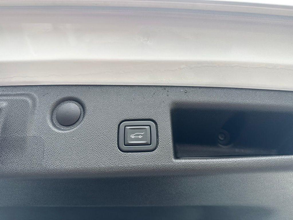 used 2023 Chevrolet Equinox car, priced at $25,521
