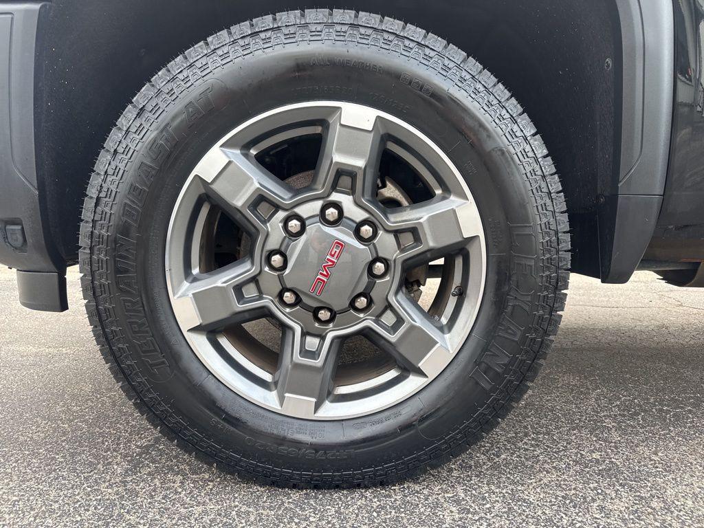 used 2025 GMC Sierra 2500 car, priced at $55,092