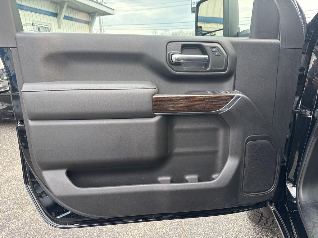 used 2025 GMC Sierra 2500 car, priced at $55,092