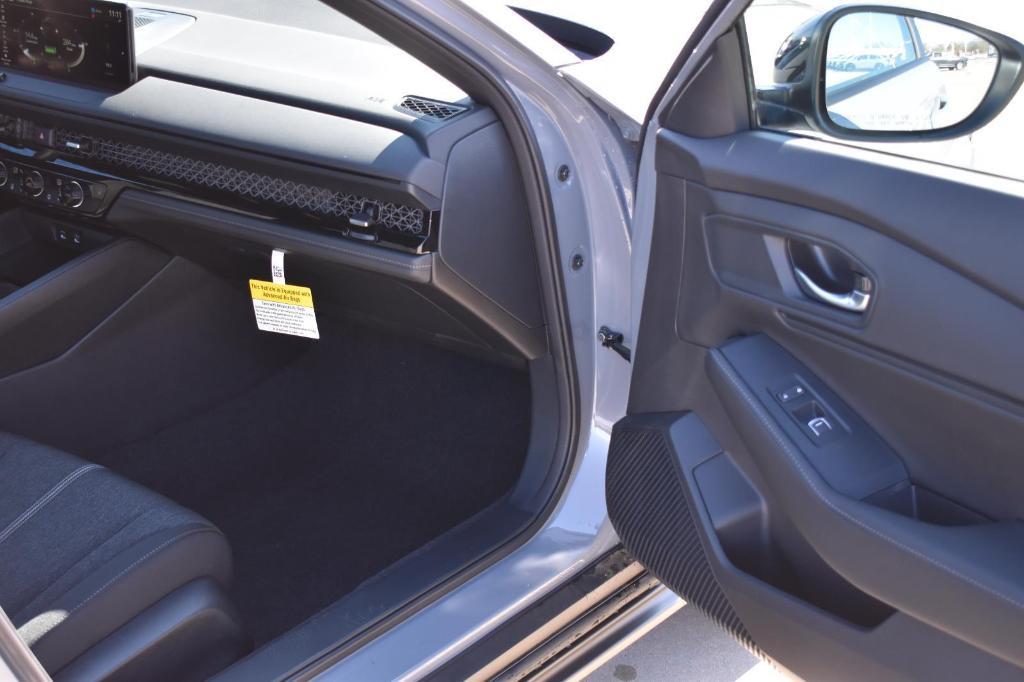 new 2025 Honda Accord Hybrid car