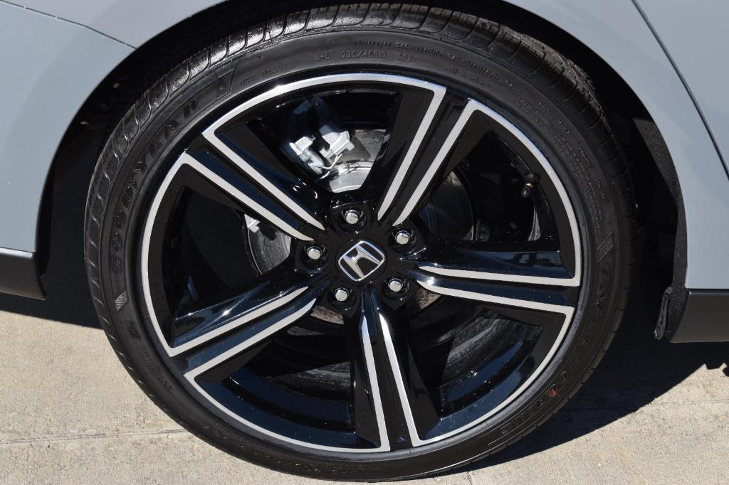 new 2025 Honda Accord Hybrid car