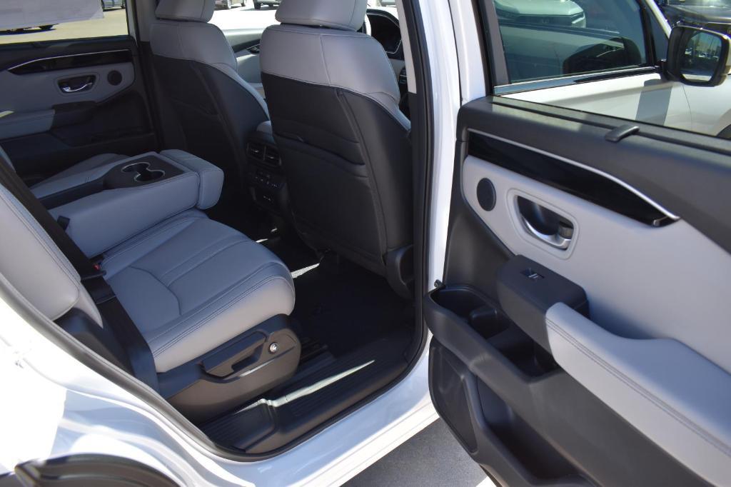 new 2025 Honda Pilot car