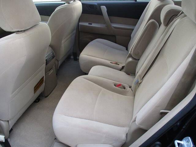 used 2009 Toyota Highlander car, priced at $7,999