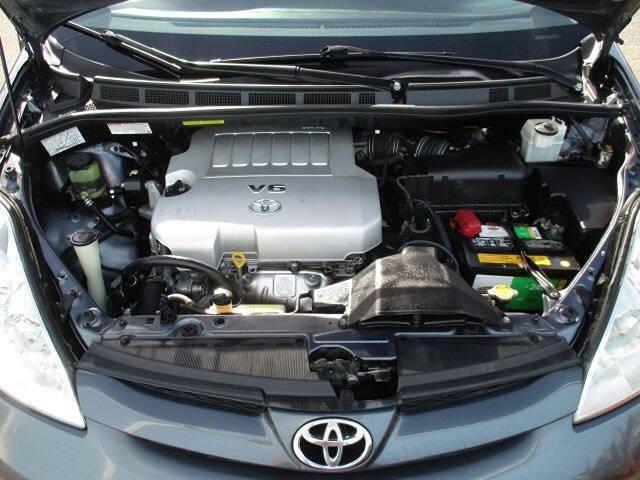 used 2008 Toyota Sienna car, priced at $6,500