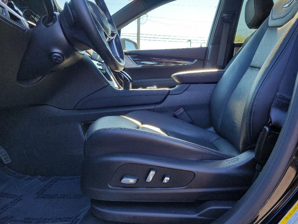 used 2025 Cadillac XT5 car, priced at $42,995