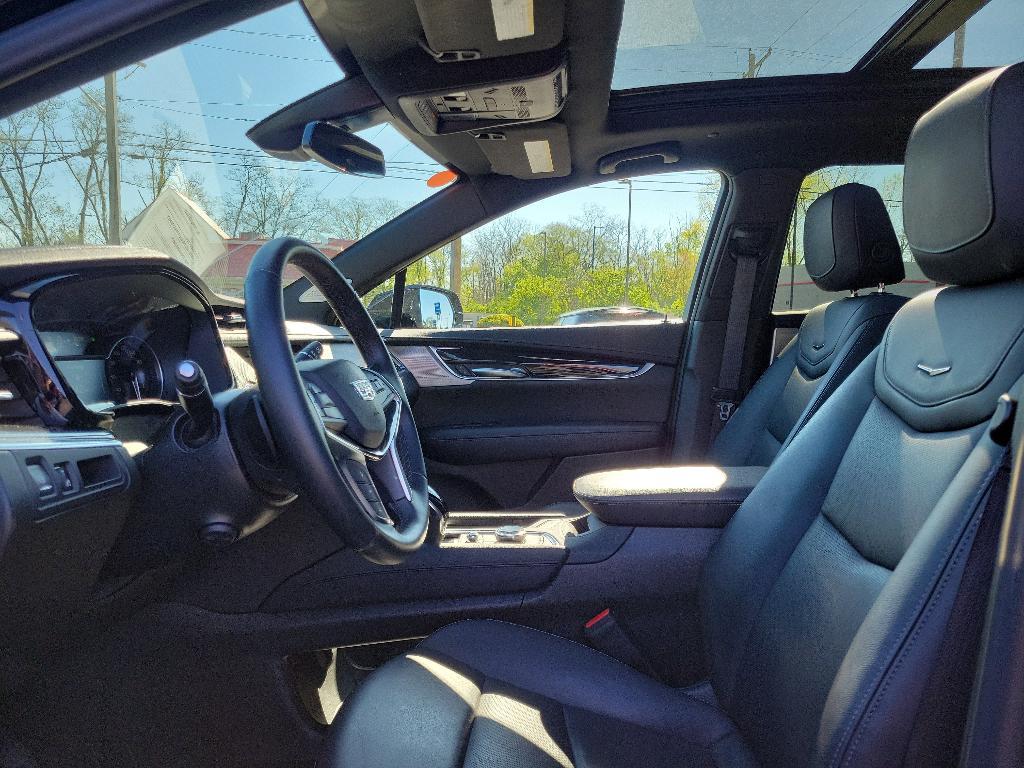 used 2025 Cadillac XT5 car, priced at $42,995