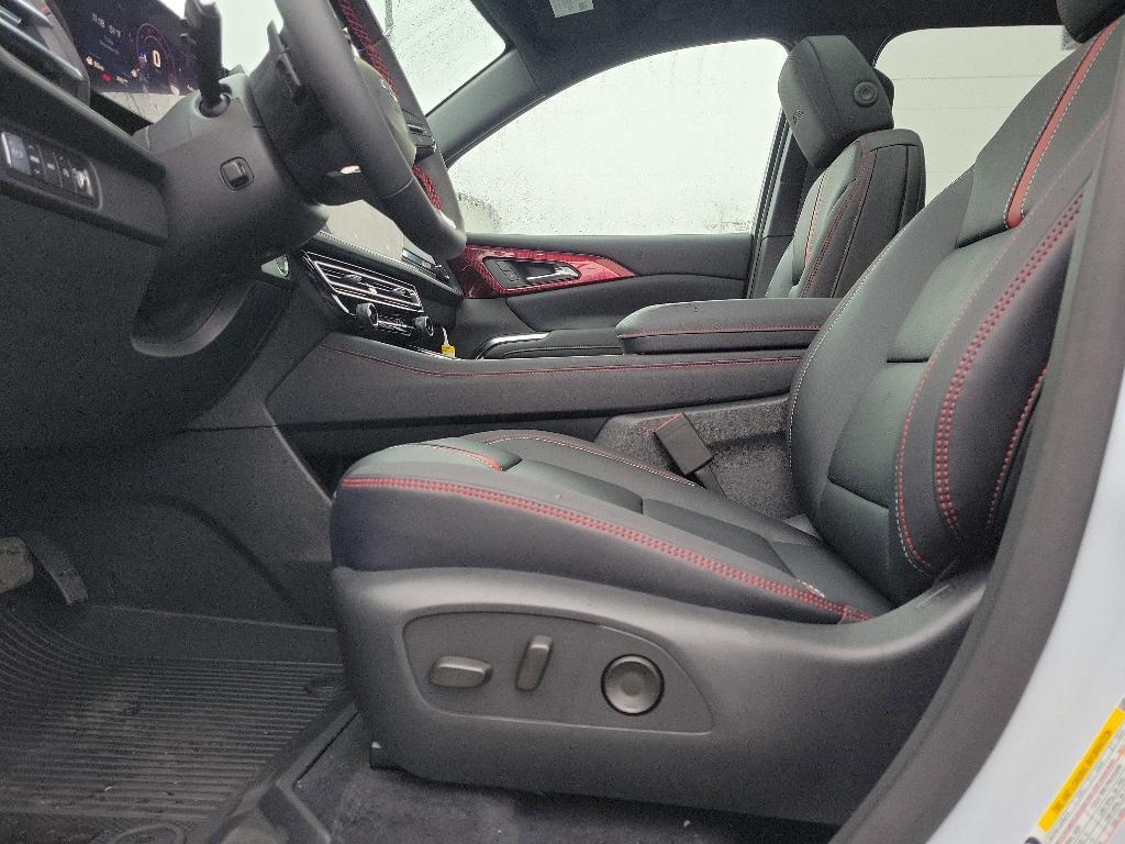 new 2026 Chevrolet Traverse car, priced at $57,316