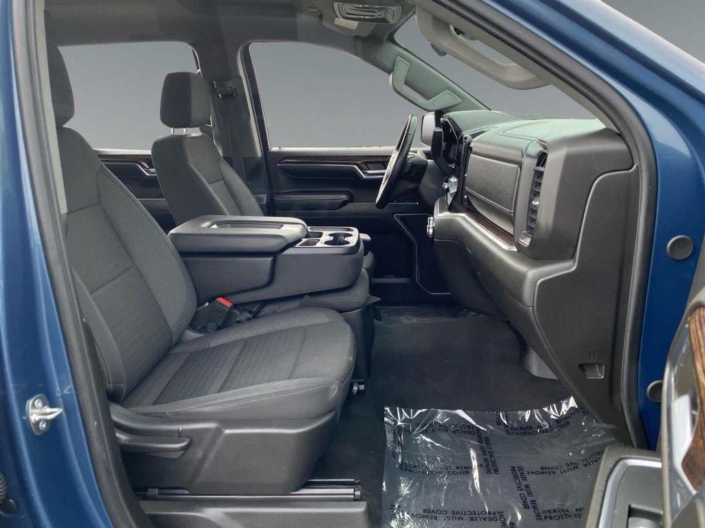 used 2024 GMC Sierra 1500 car, priced at $32,022