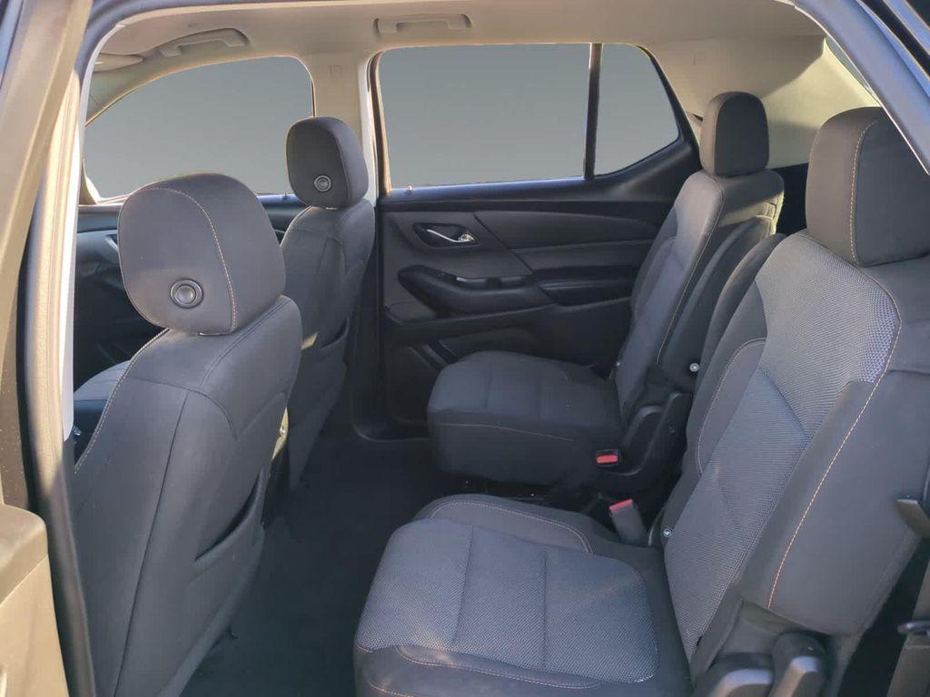 used 2021 Chevrolet Traverse car, priced at $22,327