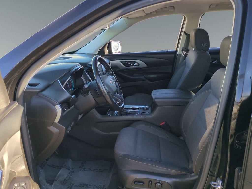 used 2021 Chevrolet Traverse car, priced at $22,327