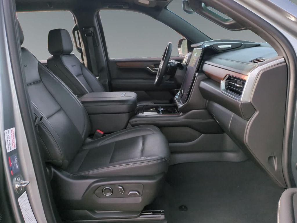 used 2025 GMC Yukon XL car