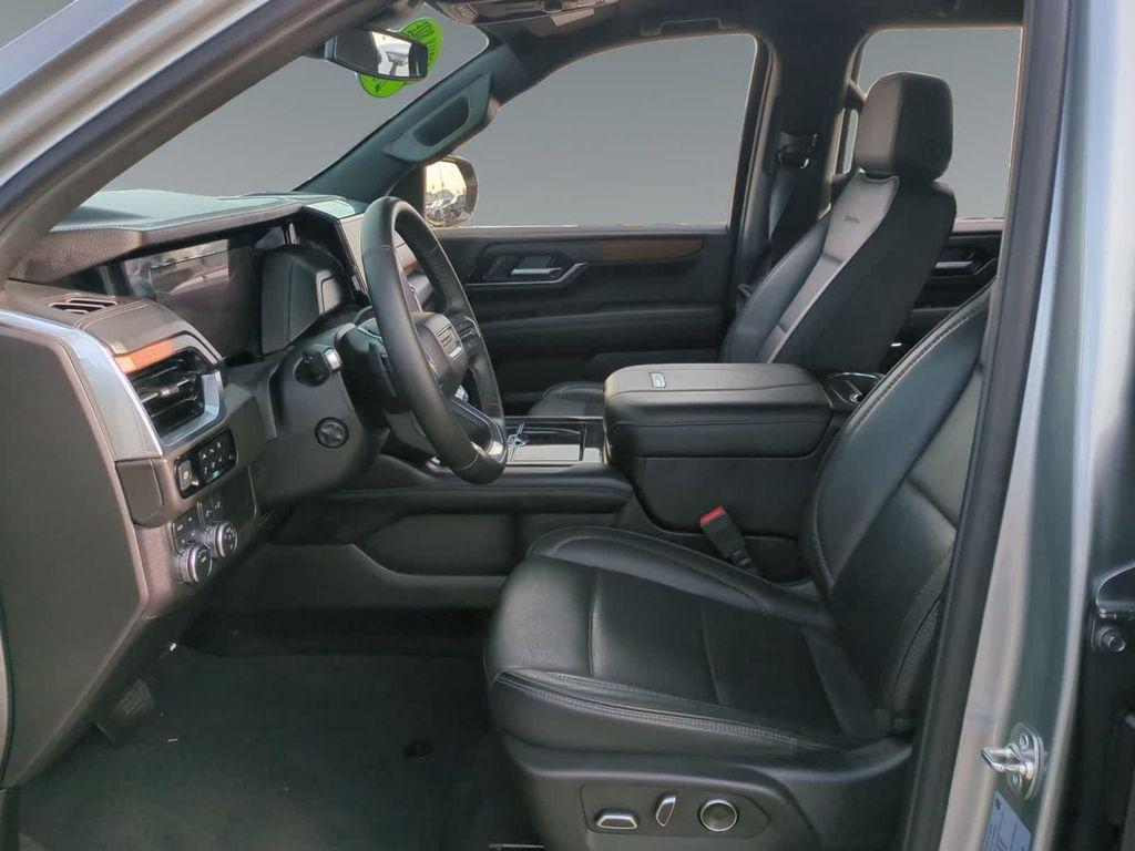 used 2025 GMC Yukon XL car