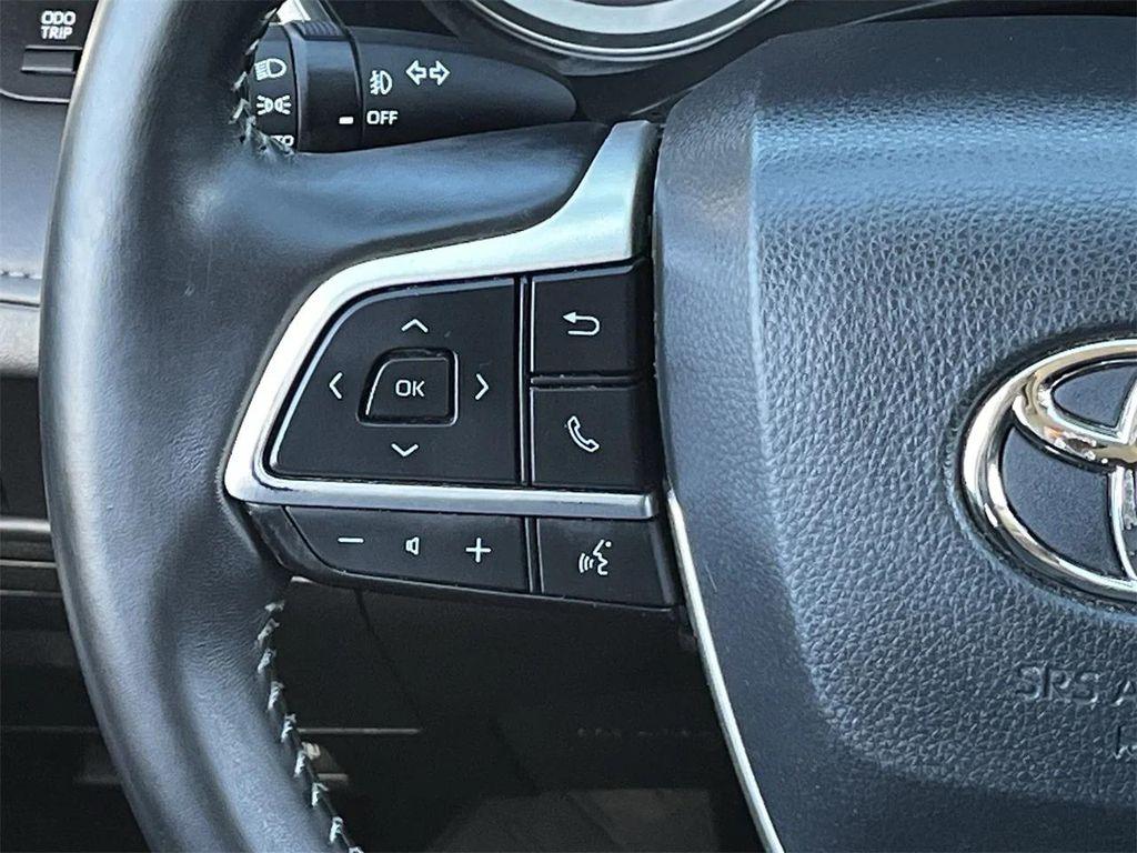 used 2023 Toyota Highlander car, priced at $30,397