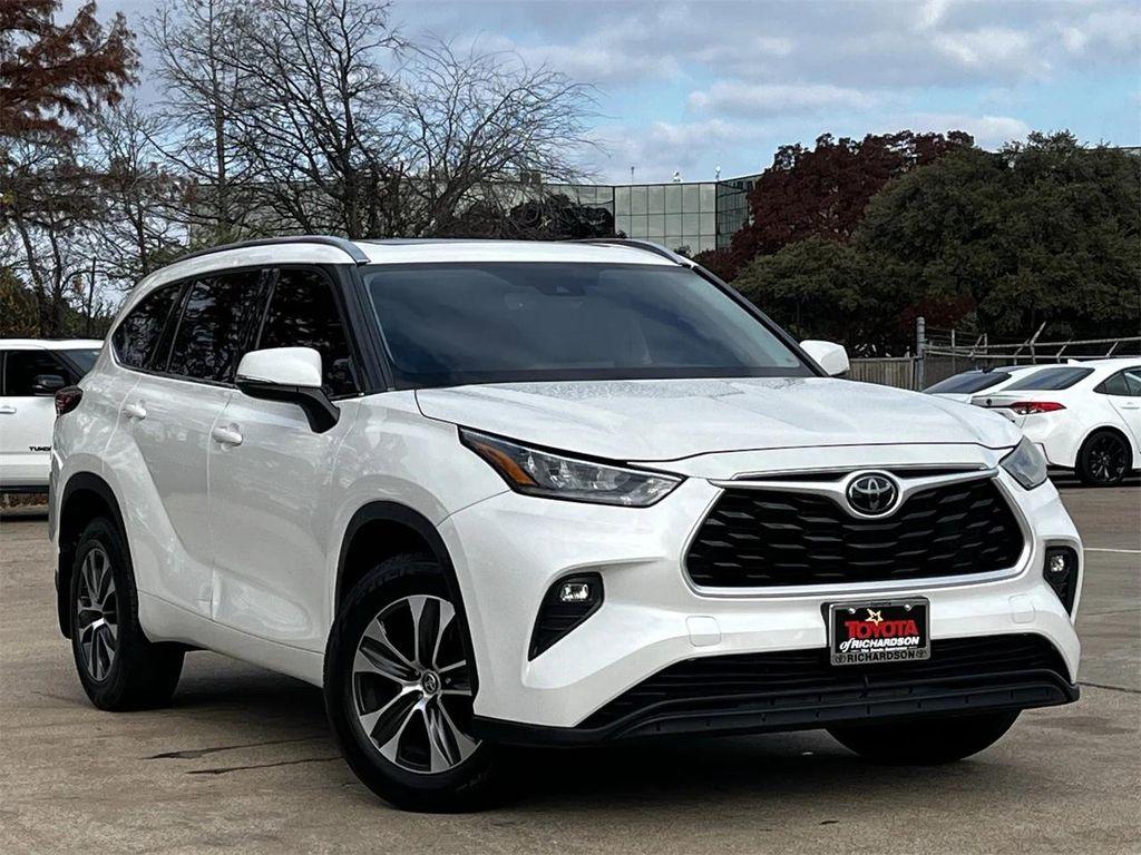 used 2020 Toyota Highlander car, priced at $28,872