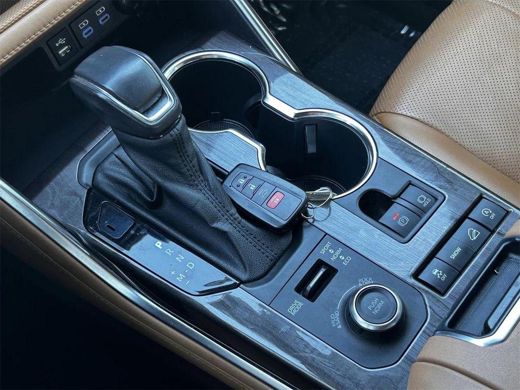 used 2022 Toyota Highlander car, priced at $36,997