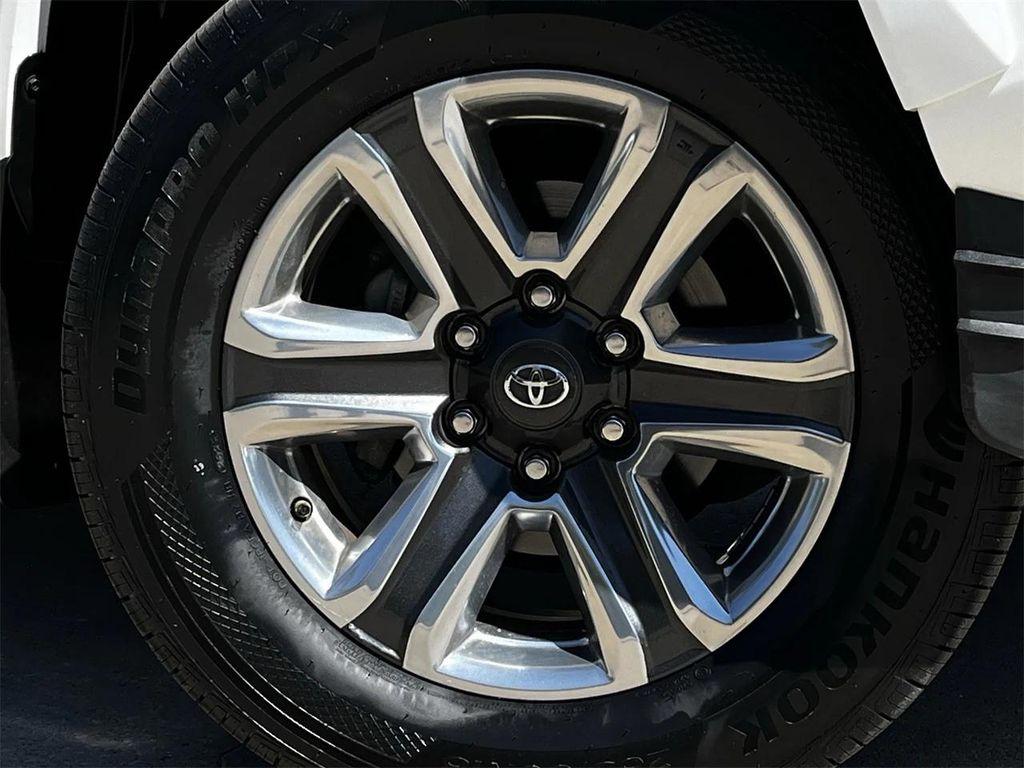 2019 Super White Toyota Tacoma