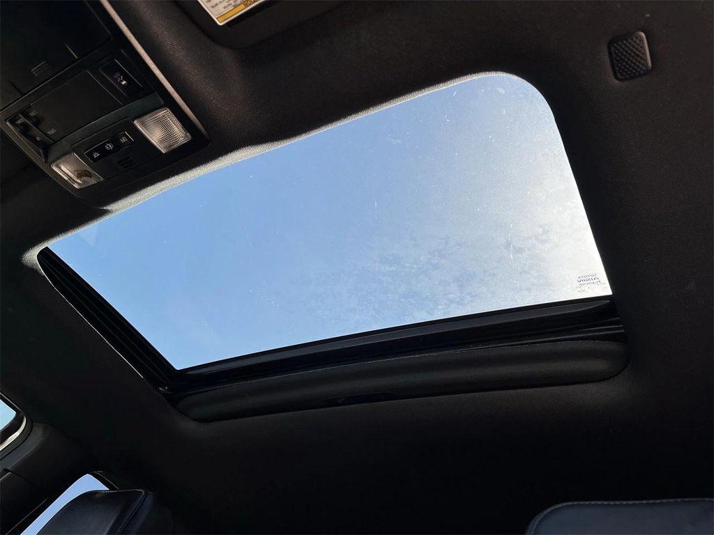 2019 Super White Toyota Tacoma