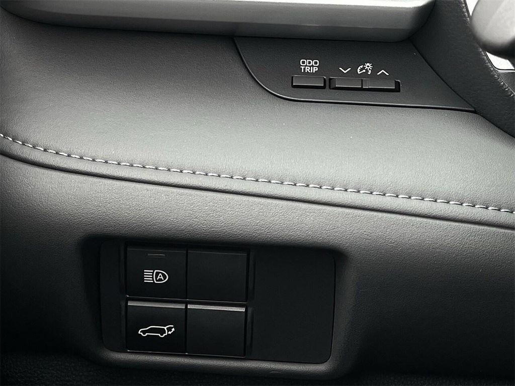 used 2023 Toyota Highlander Hybrid car, priced at $38,111