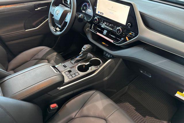 new 2026 Toyota Highlander Hybrid car, priced at $60,776