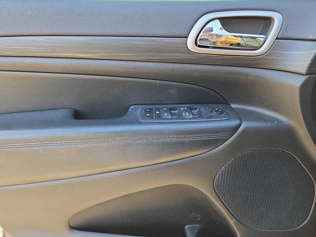 used 2020 Jeep Grand Cherokee car, priced at $17,499