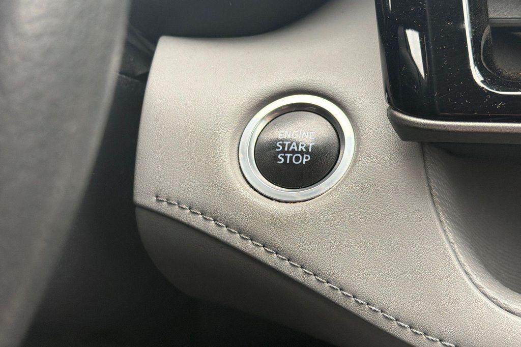 used 2020 Toyota Highlander car, priced at $24,395