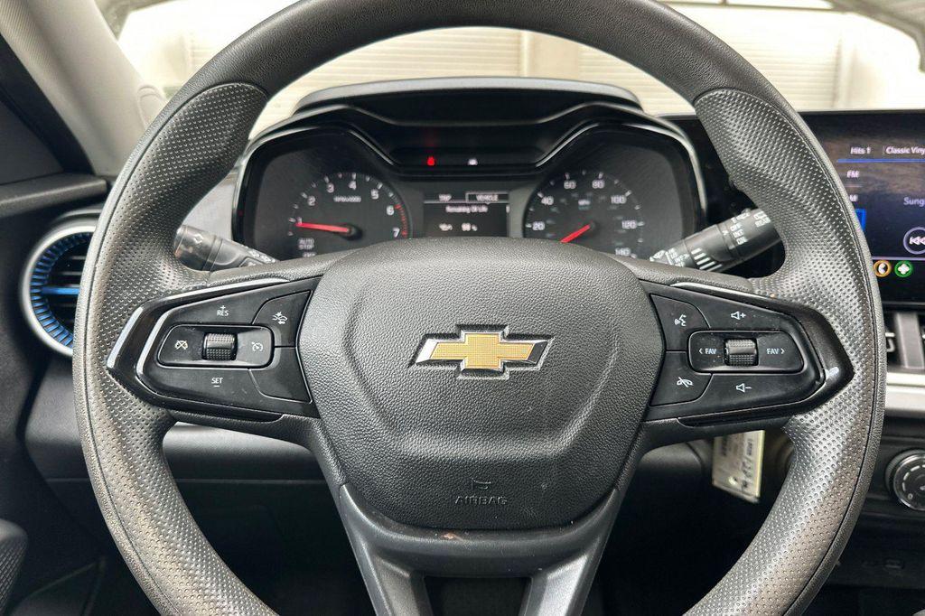 used 2024 Chevrolet Trax car, priced at $18,999